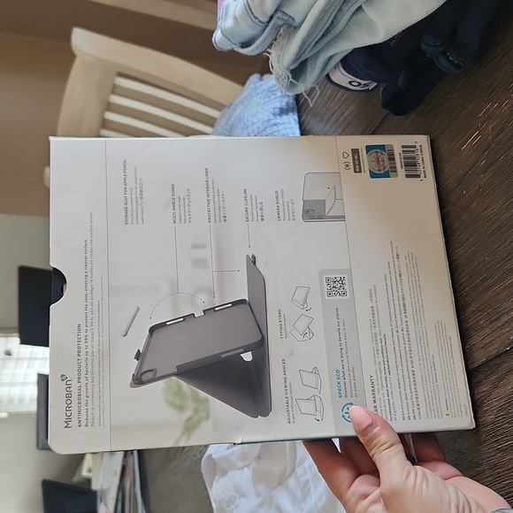 Black Speck Balance Folio Case for Ipad (2022) - Picture 2 of 4